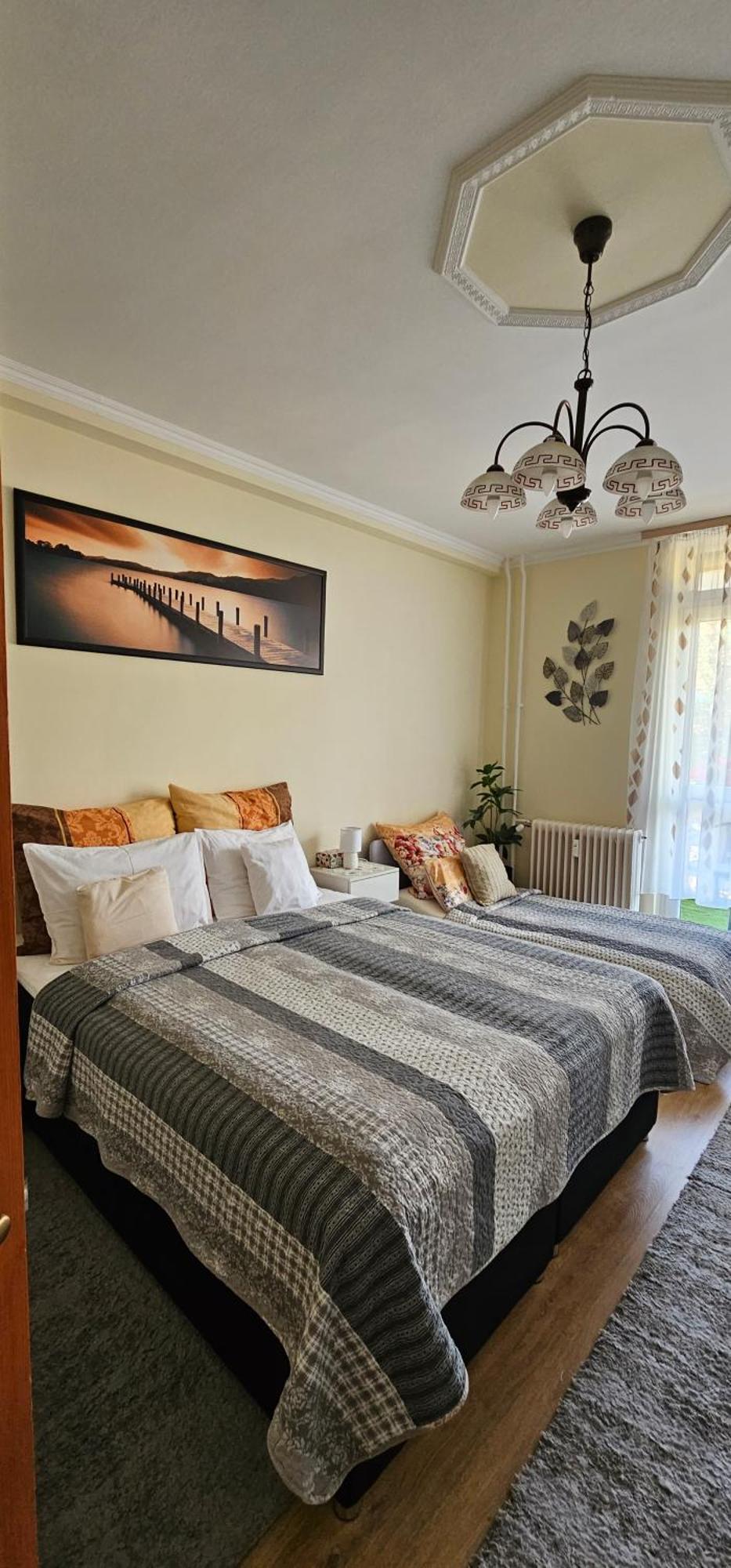 Anna Gyoengye Apartman Дебрецен Экстерьер фото