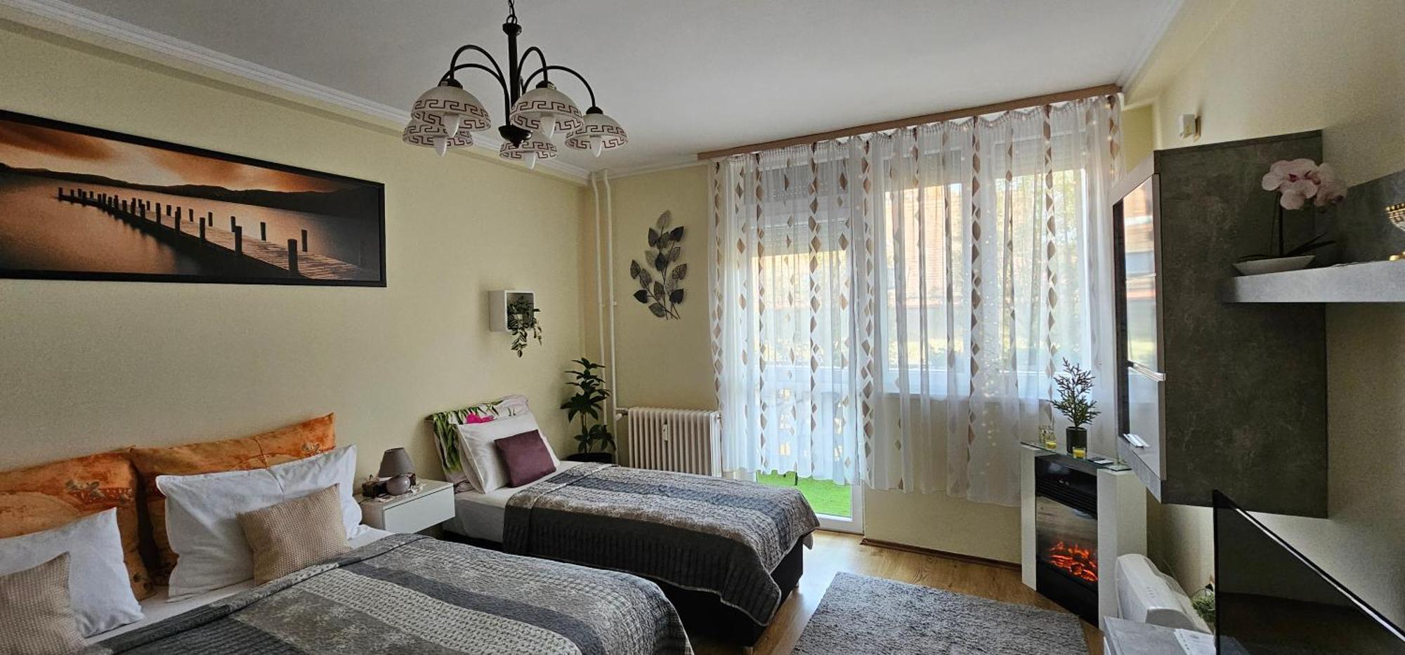 Anna Gyoengye Apartman Дебрецен Экстерьер фото