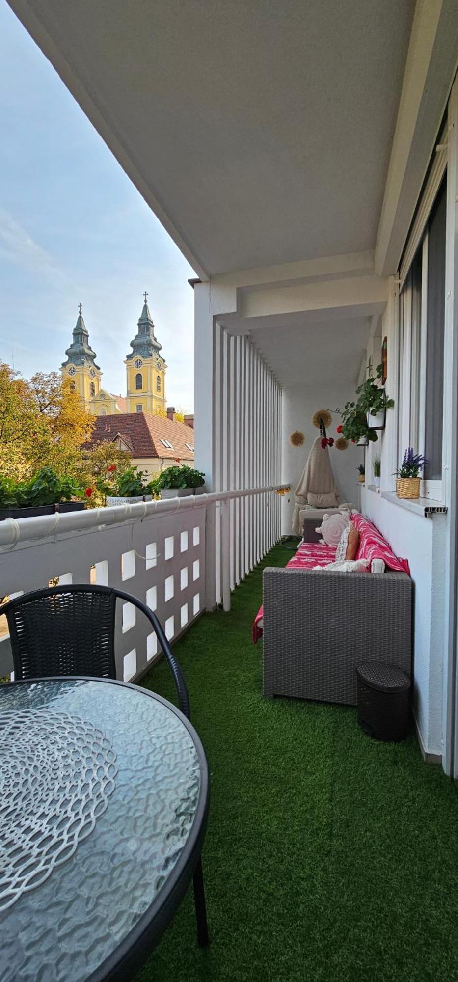 Anna Gyoengye Apartman Дебрецен Экстерьер фото